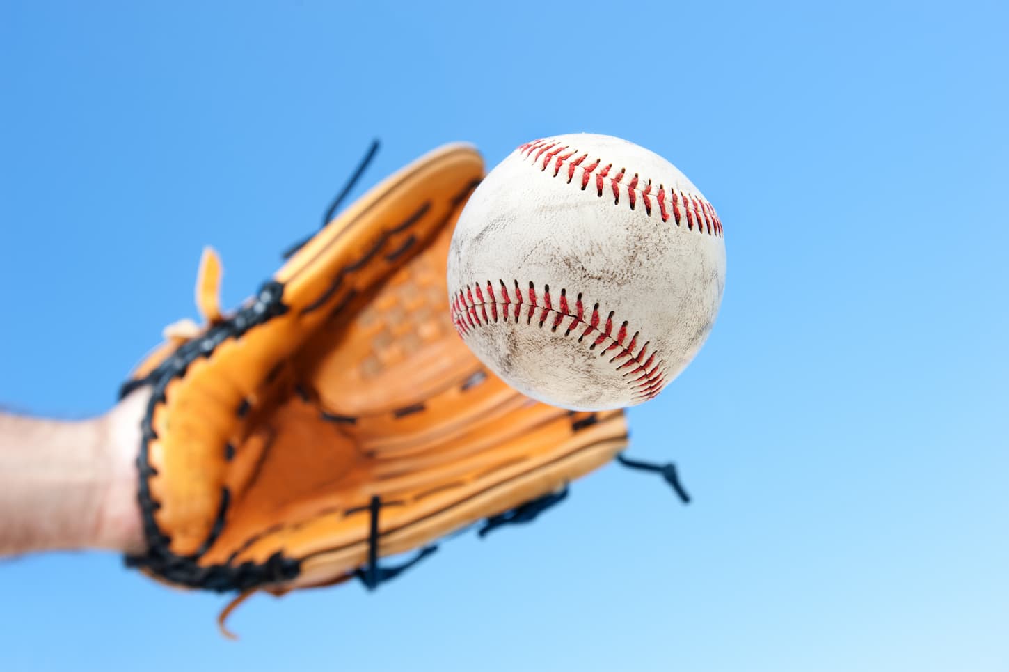 how-to-help-your-kid-catch-a-baseball-a-quick-guide